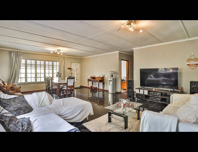 3 BEDROOM HOUSE FOR SALE IN BOUGHTON